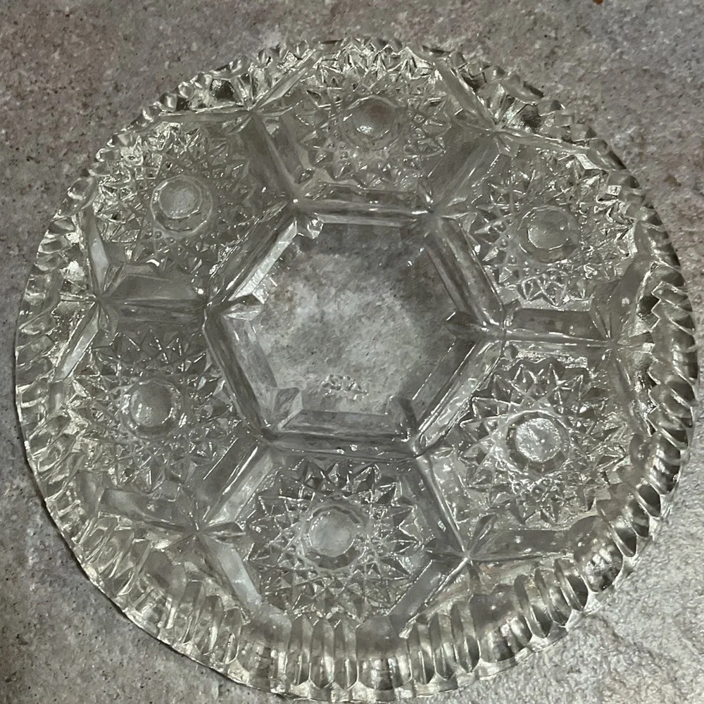 Elegant Clear Glass Decorative Plate